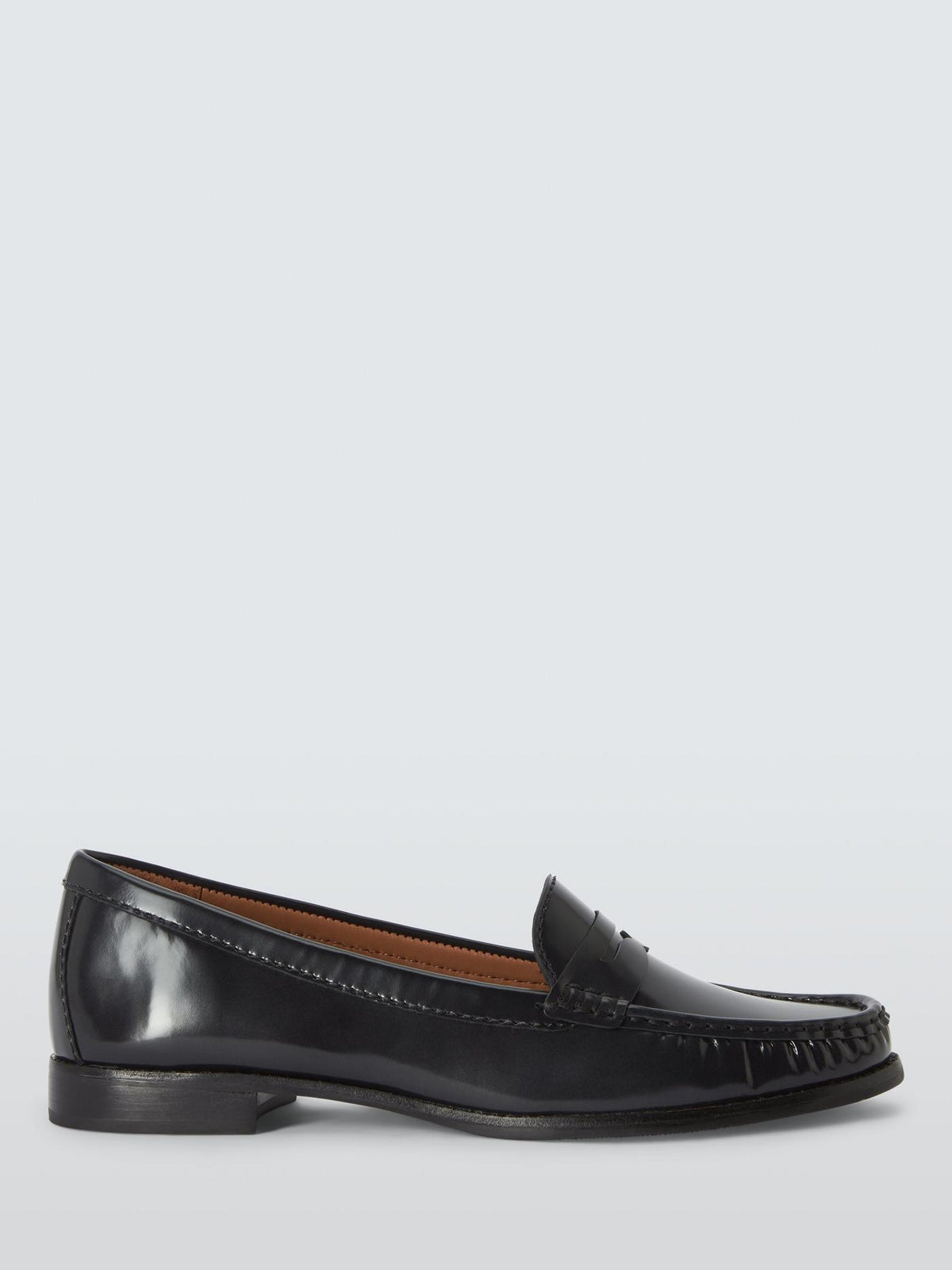 Women's Leather Loafers in Black | leather loafers | SAVINTARI