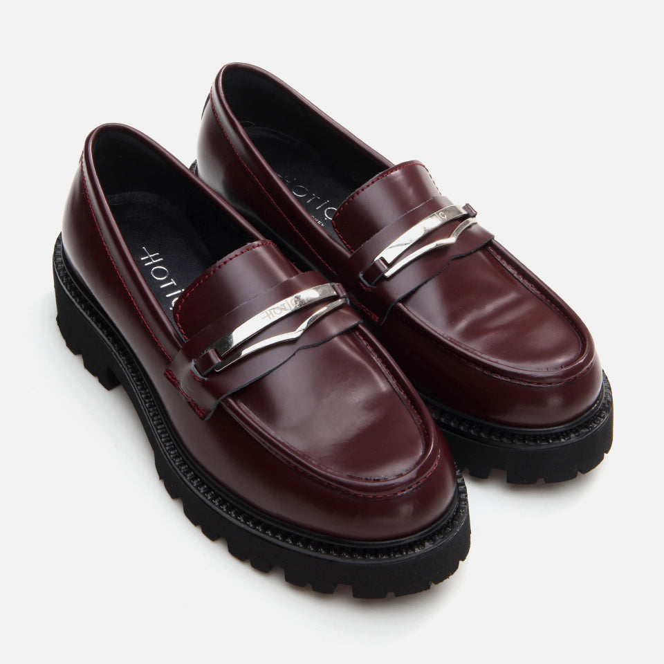 Women's Leather Loafers in Burgundy view 2 | burgundy loafers | SAVINTARI