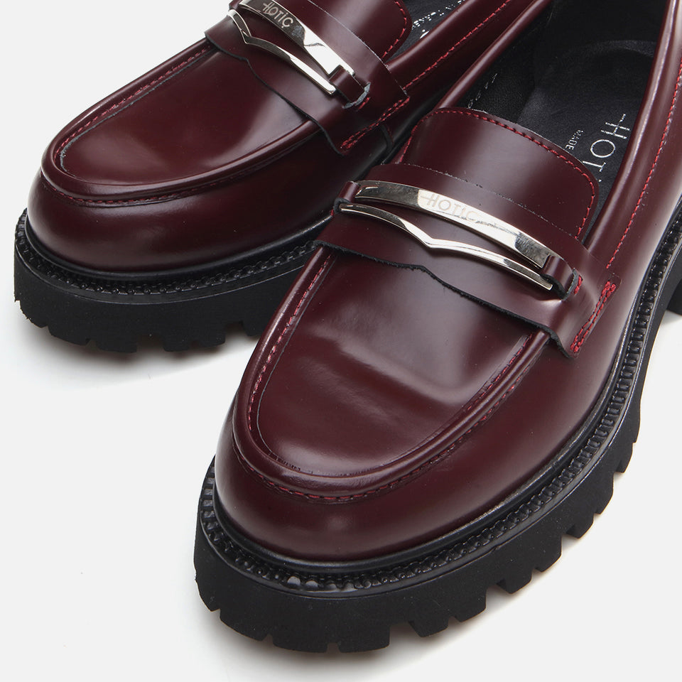 Women's Leather Loafers in Burgundy view 4 | burgundy loafers | SAVINTARI