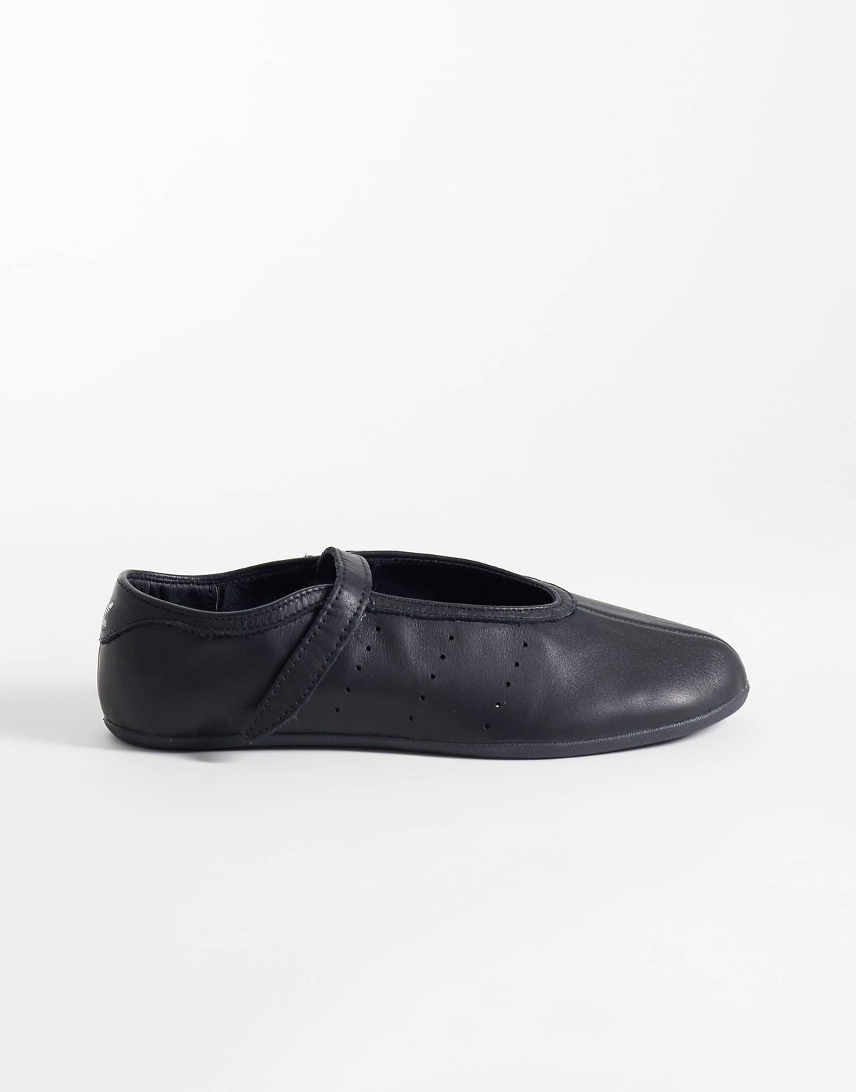Women's Leather Ballet Flats in Black | leather ballet flats | SAVINTARI