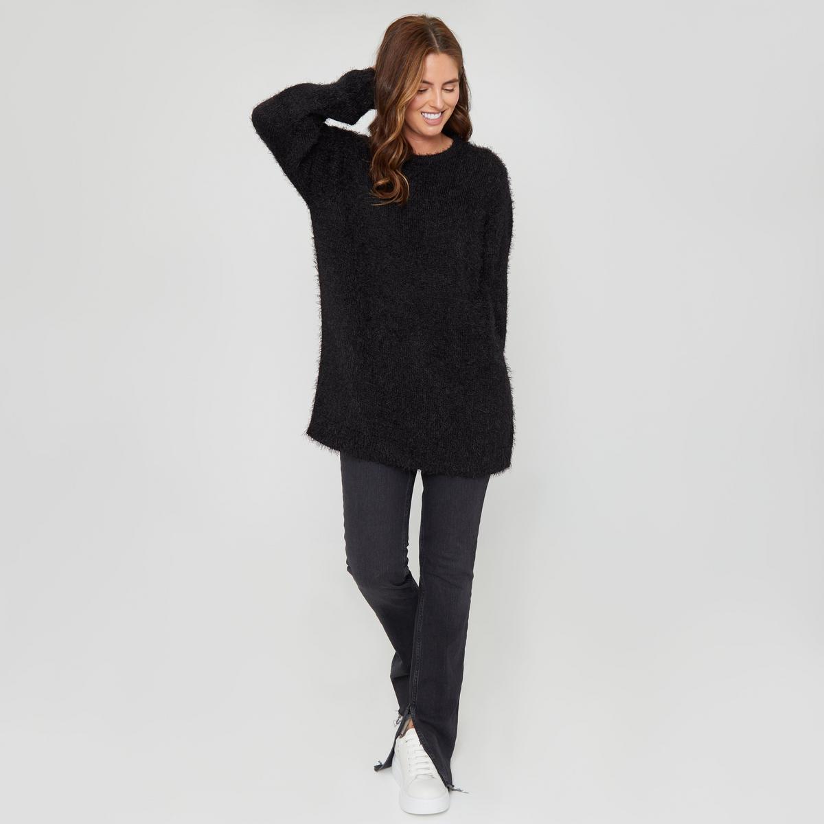 Women's Fluffy Crew Neck Jumper - Black | SAVINTARI women's jumper