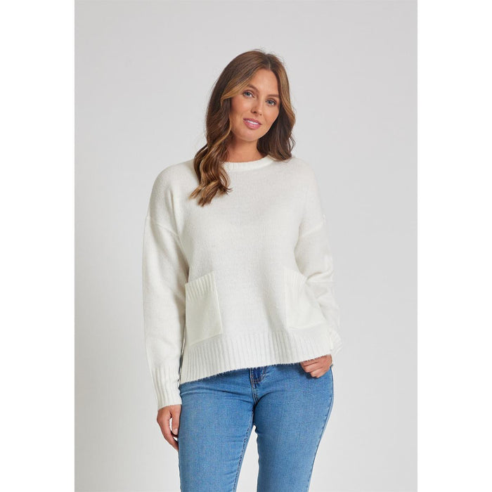 Women's Crew Neck Pocket Jumper - Black | Crew Neck Everyday Knit | SAVINTARI