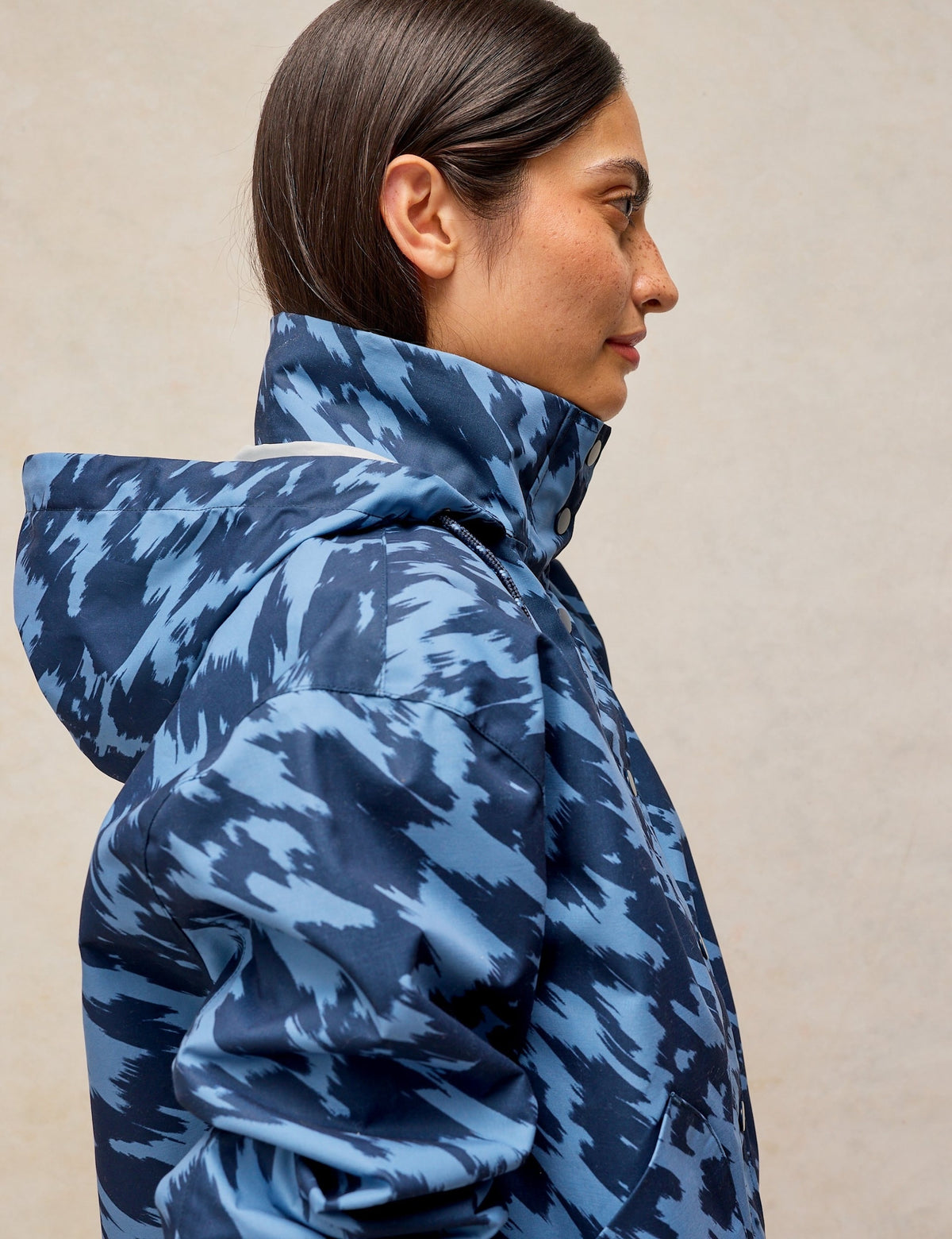 Women's Waterproof Jacket in Navy view 5 | waterproof jacket | SAVINTARI