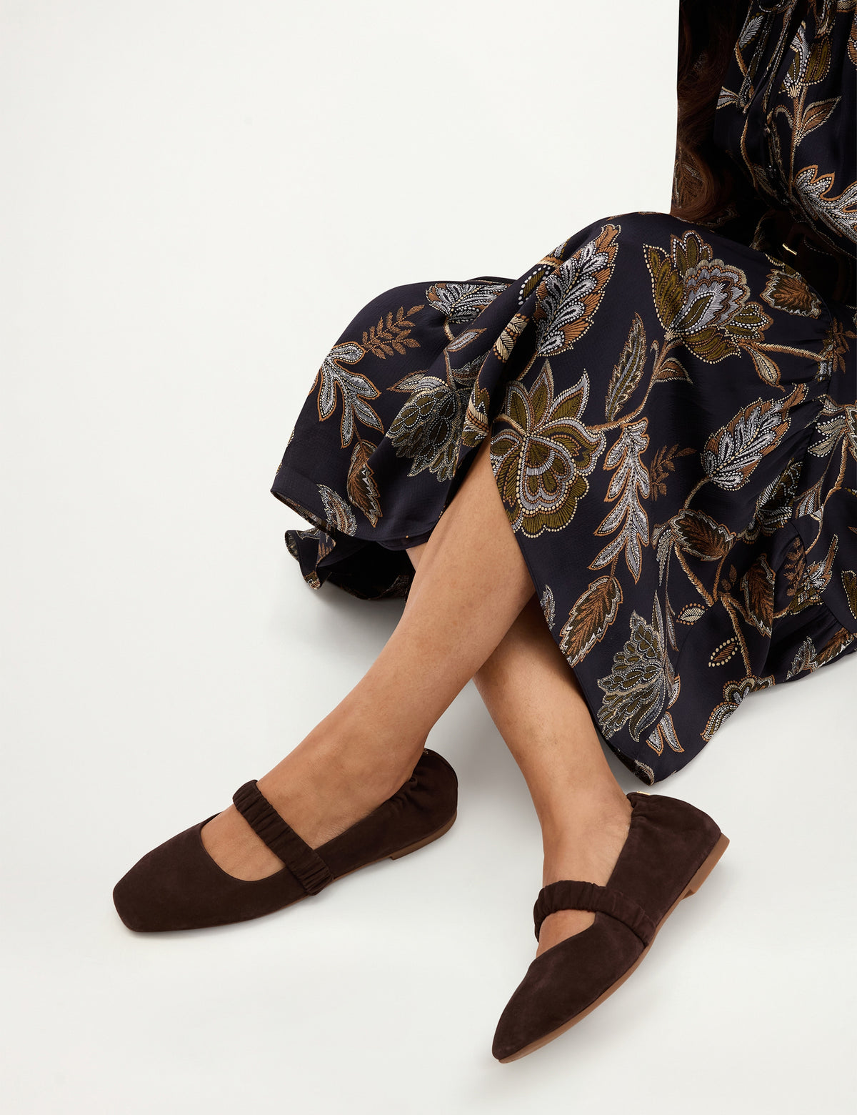 Women's Ballet Flats in Brown view 3 | ballet flats | SAVINTARI