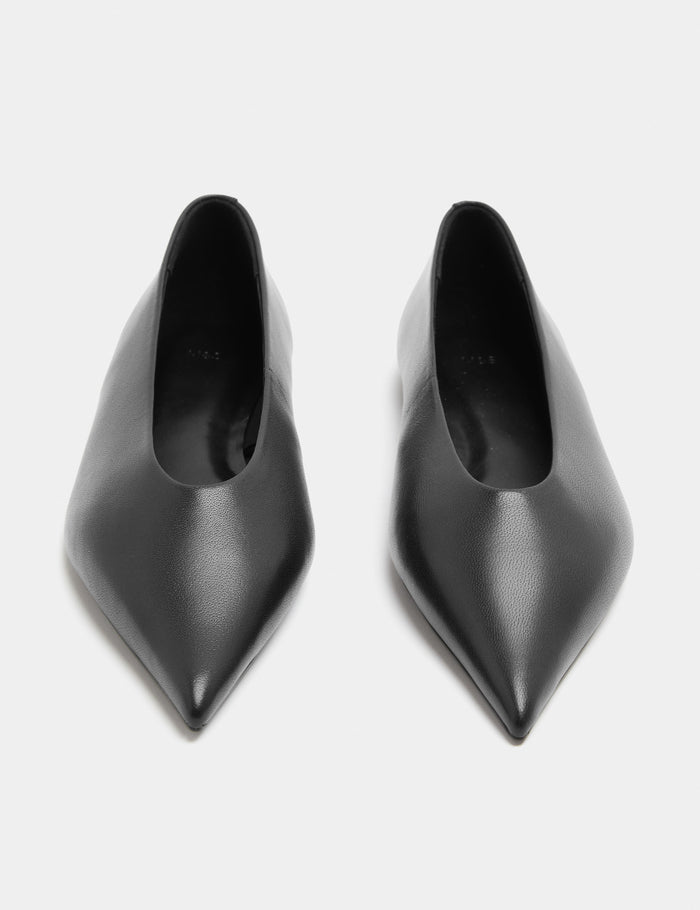 Ballet Flats · Black