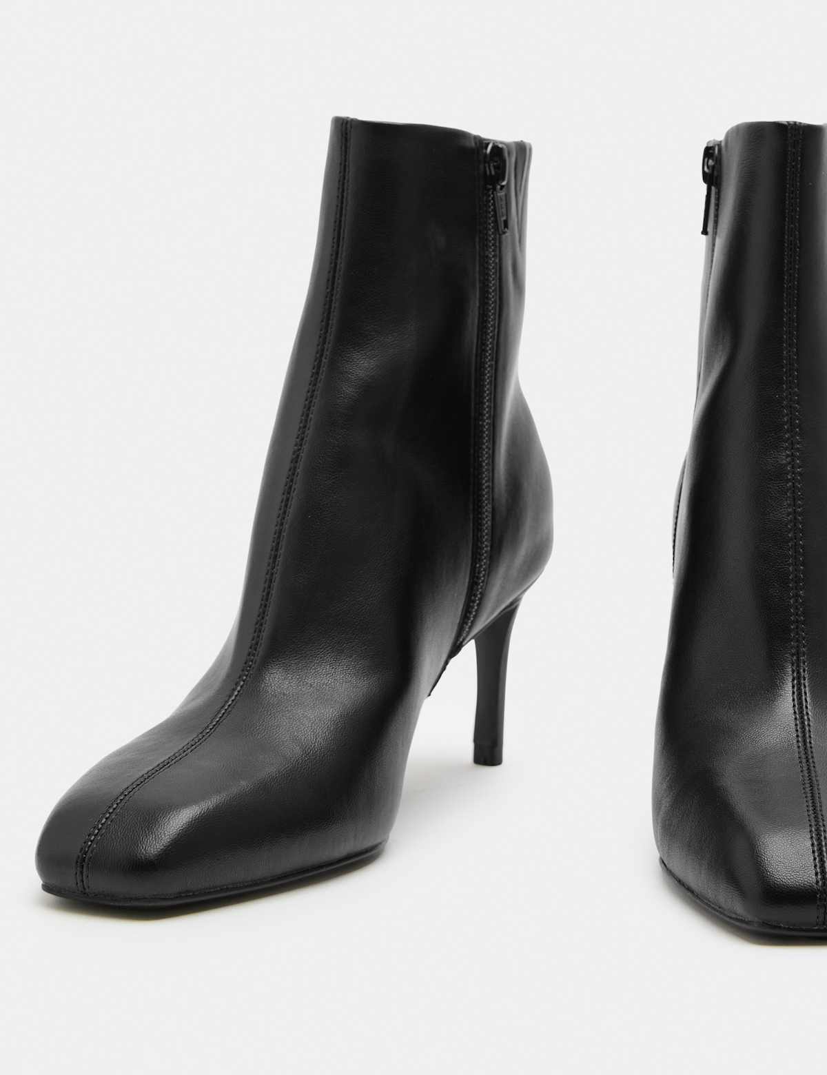 Women's Stiletto Heel Chisel Toe Ankle Boots - Black | SAVINTARI