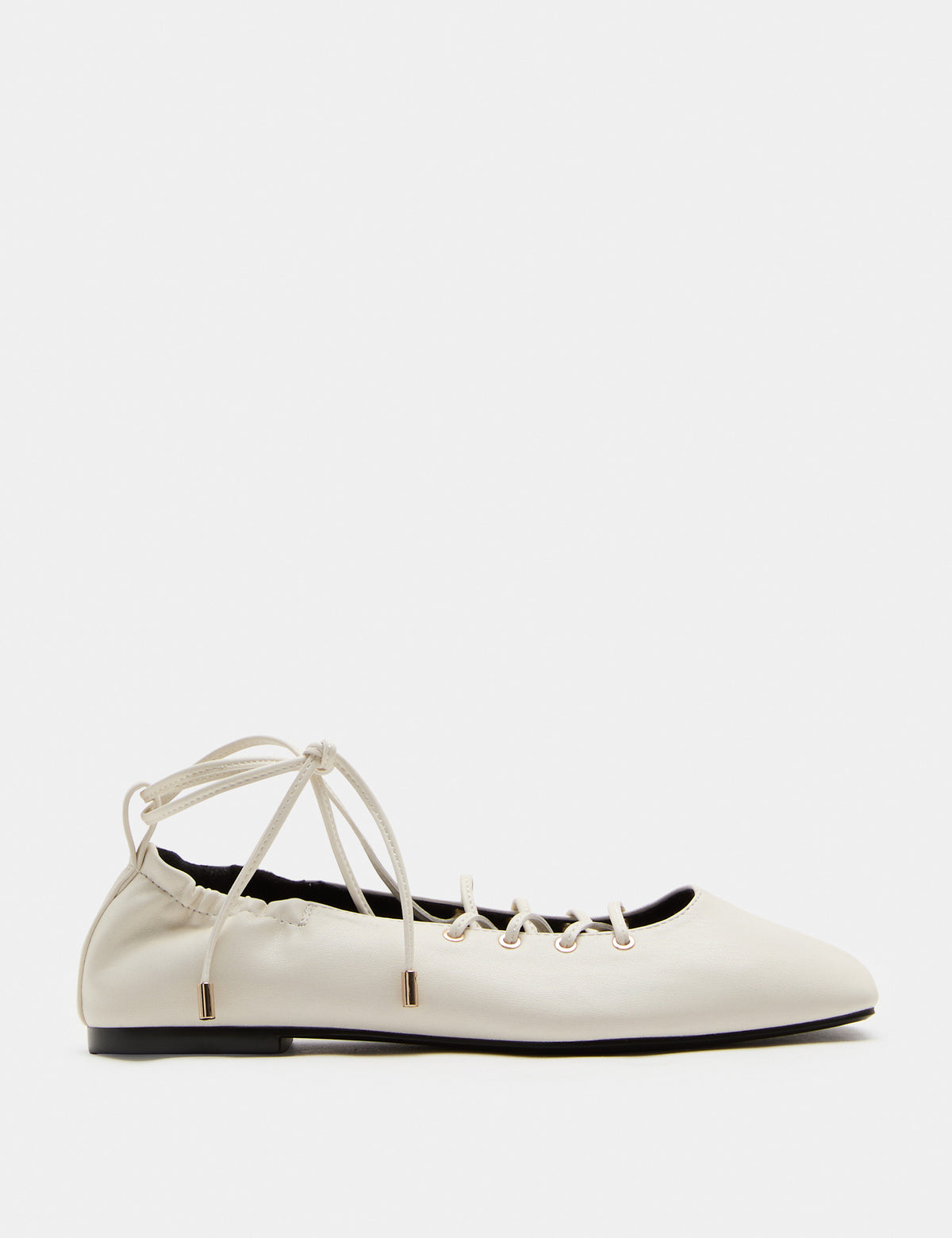 Women's Ballet Flats in White | ballet flats | SAVINTARI
