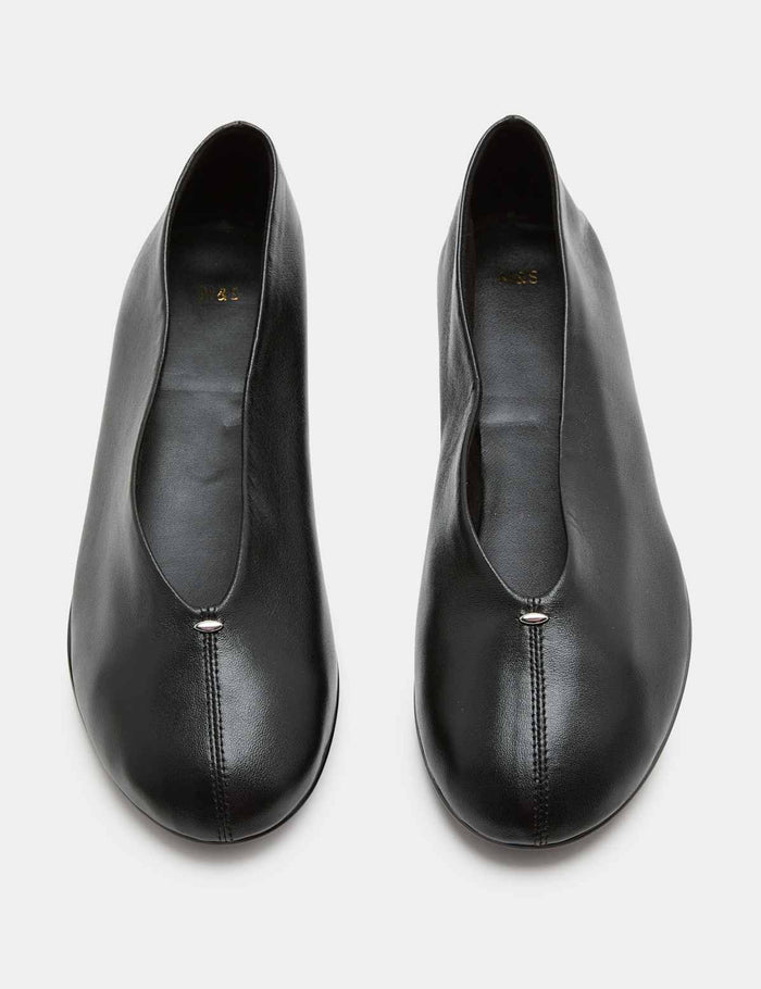 Women's Leather Metallic Round Toe Ballet Pumps - Black | Everyday Ballet Flats | SAVINTARI