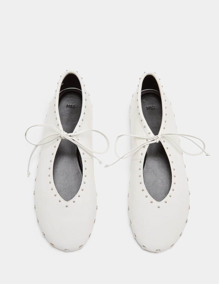 Ballet Flats · White