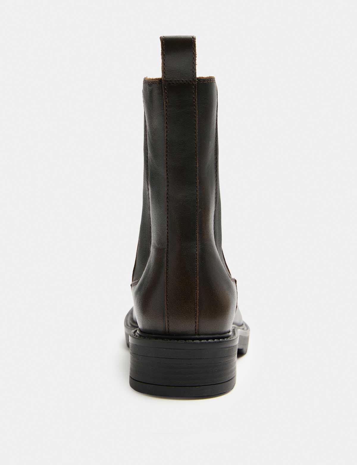 Men's Leather Chelsea Boots With Cleated Sole - Brown | SAVINTARI