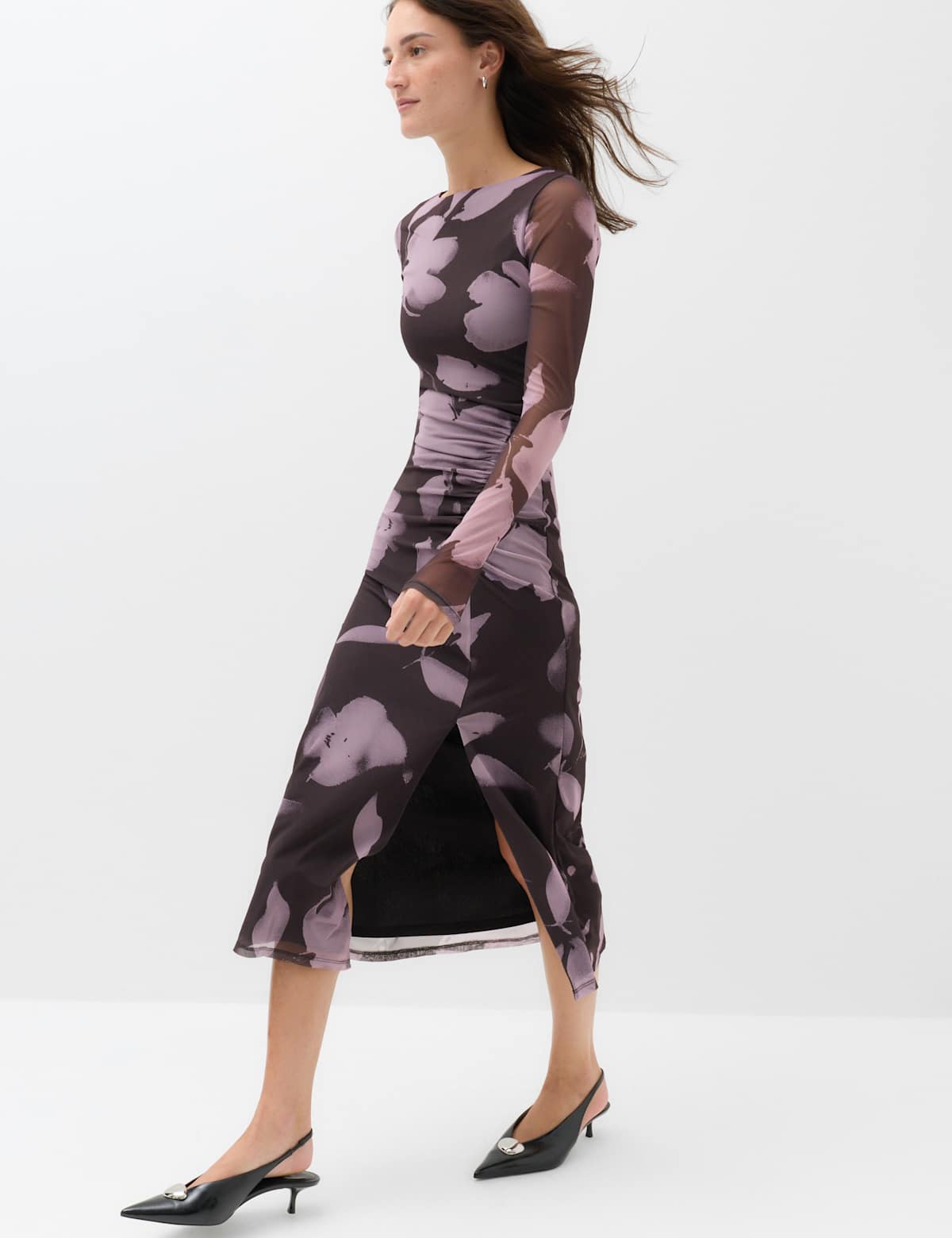 Women's Floral Bodycon Midi Dress with Long Sleeves - Black | midi dress | SAVINTARI