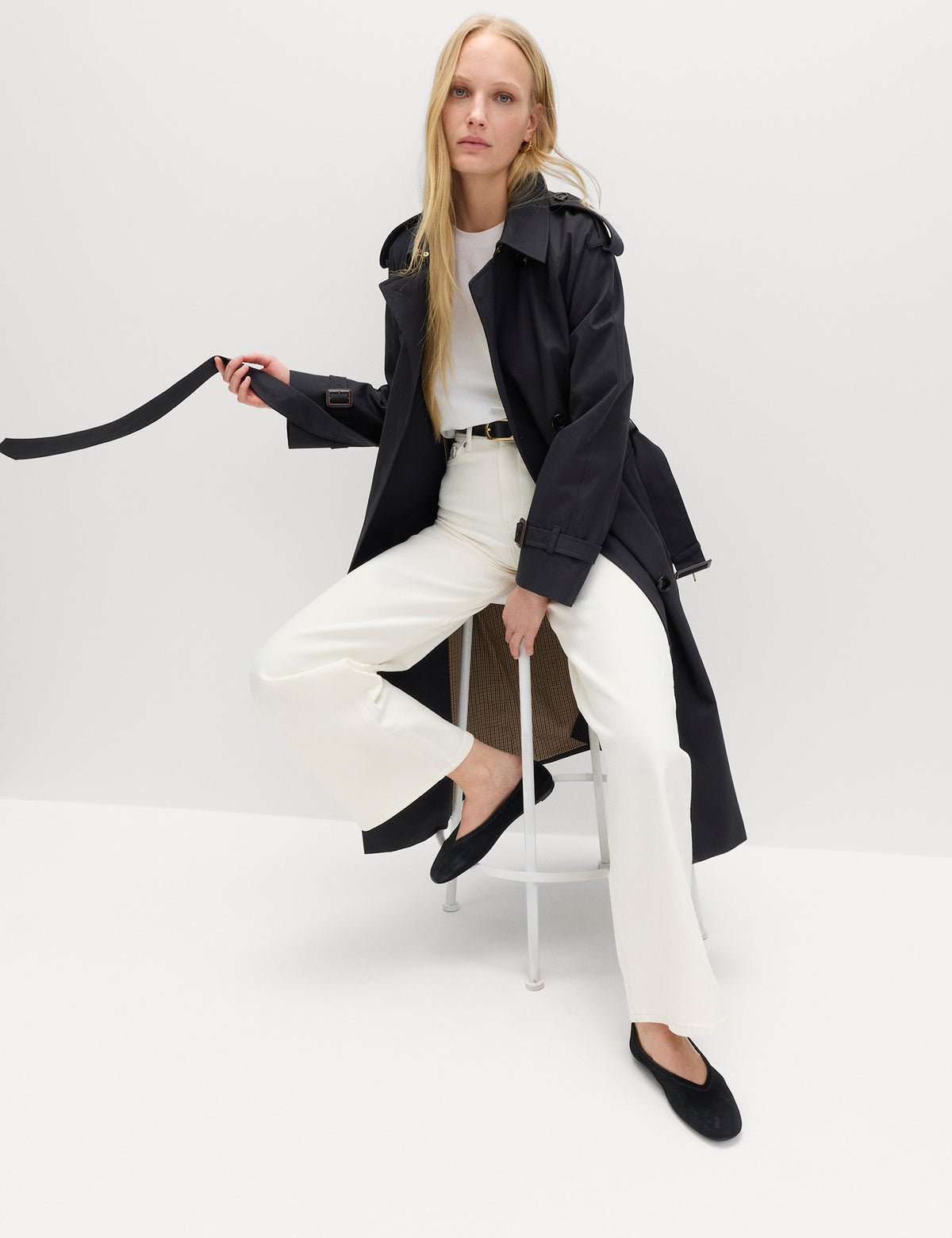 Women's Trench Coat in Black view 6 | trench coat | SAVINTARI