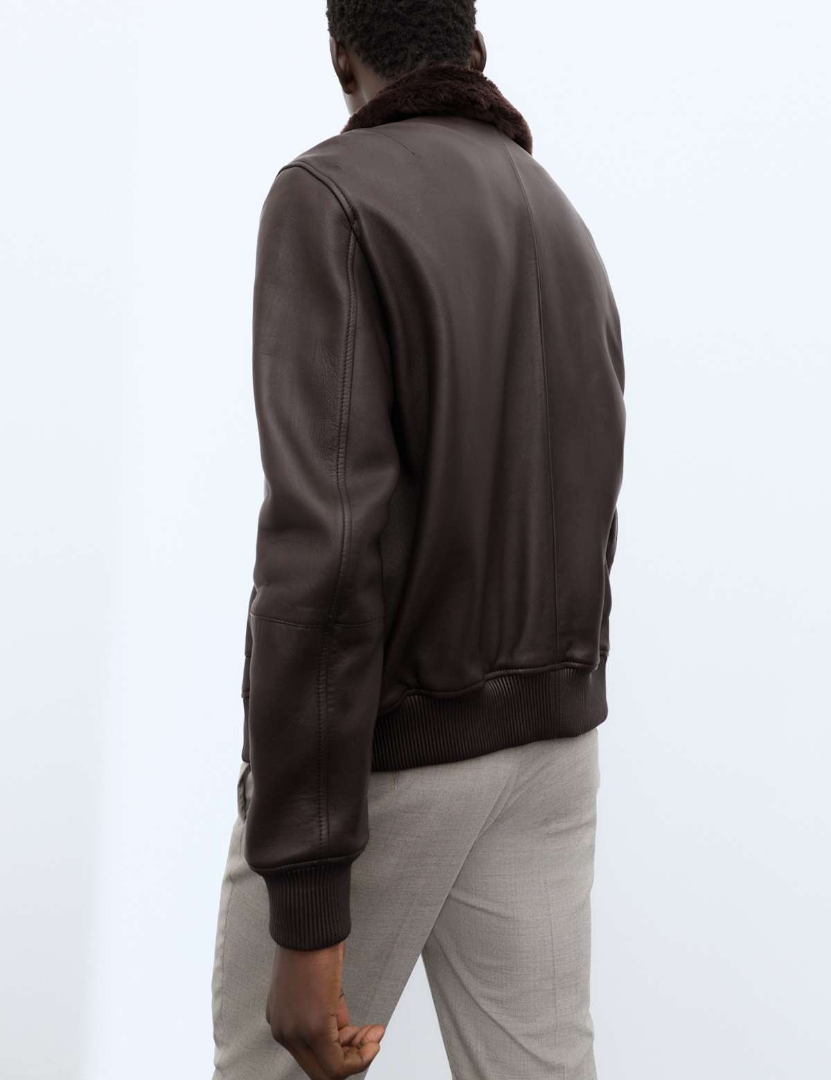 Women's Leather Shearling Collar Bomber Jacket - Black | leather jacket | SAVINTARI