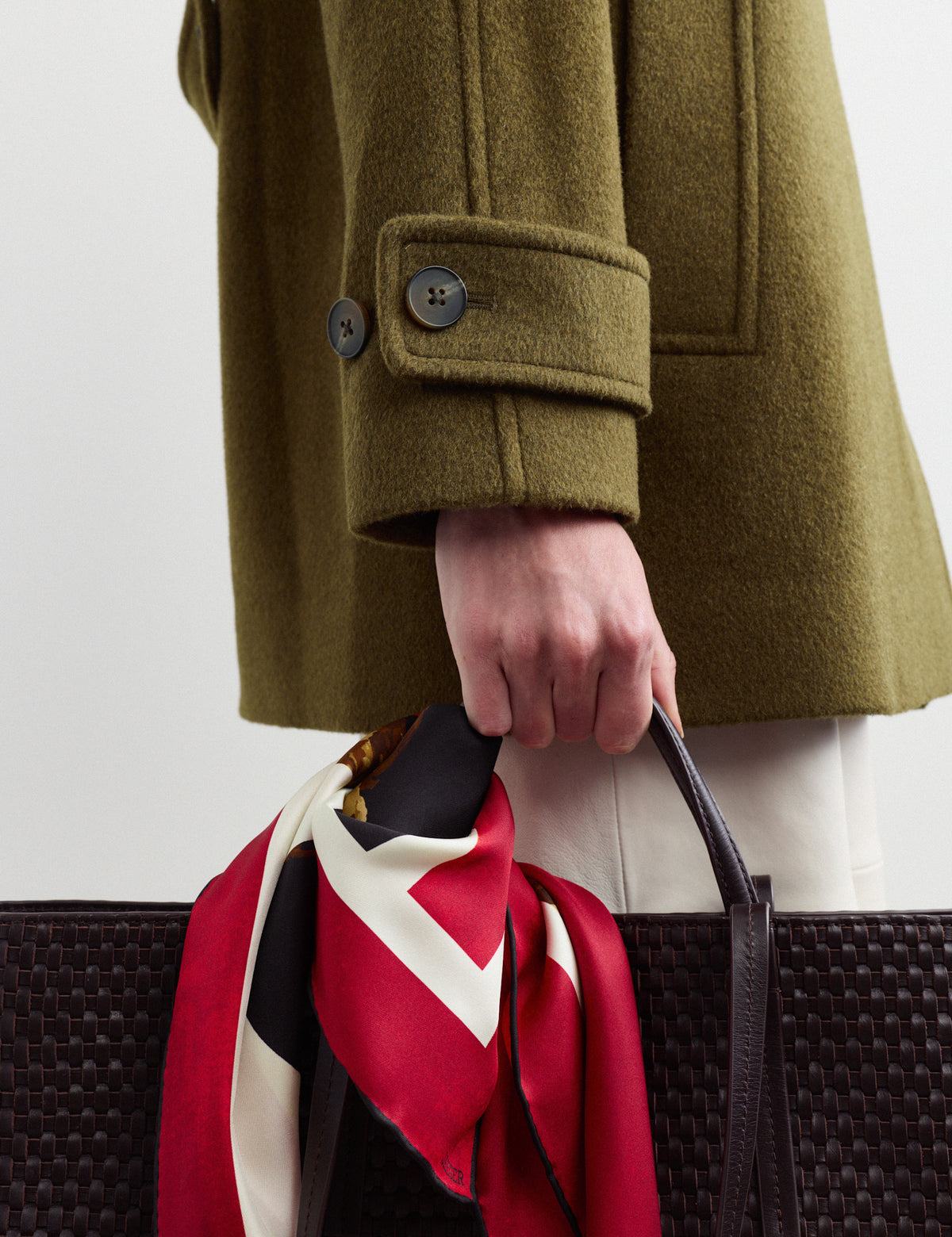 Women's Wool Coat in Green view 4 | wool coat | SAVINTARI