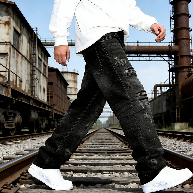 Men's Casual Straight Leg Denim with Patch Details - Black | SAVINTARI
